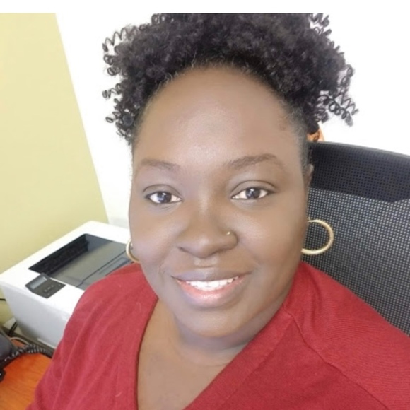 Meet your Posher, Latoya - Picture 1 of 1